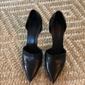 Vince pumps